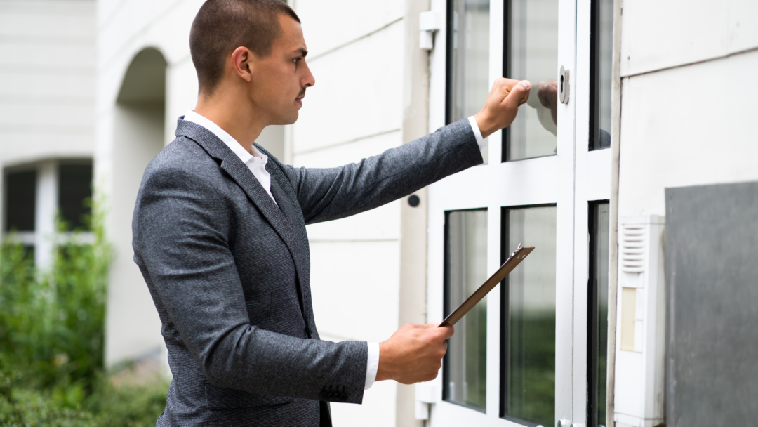 Debt collector or official attempting to contact a resident at the door